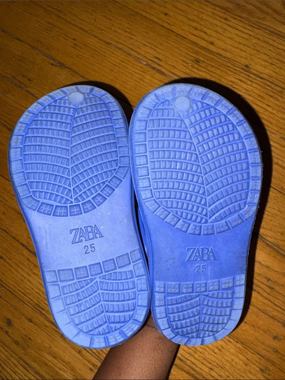 Zara Blue Marvel Avengers Kids' Clogs with Character Accents